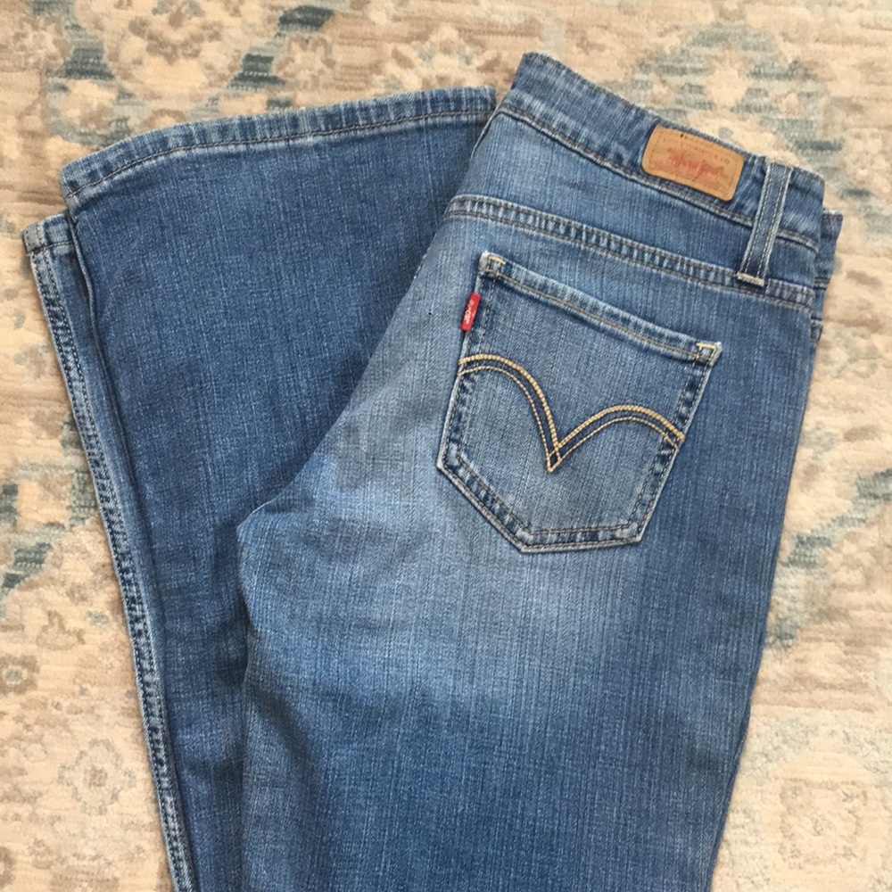 Levis